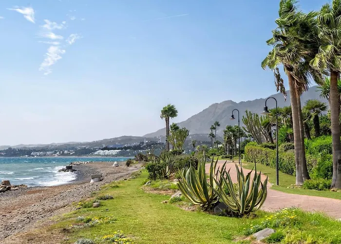 Beachfront Penthouse, Pool Gym * Estepona