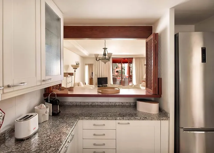 Beachfront Penthouse, Pool Gym