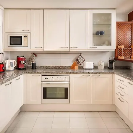 Beachfront Penthouse, Pool Gym *