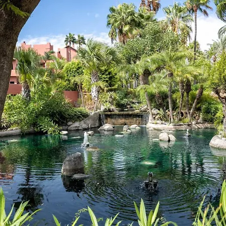 Beachfront Penthouse, Pool Gym Appartement