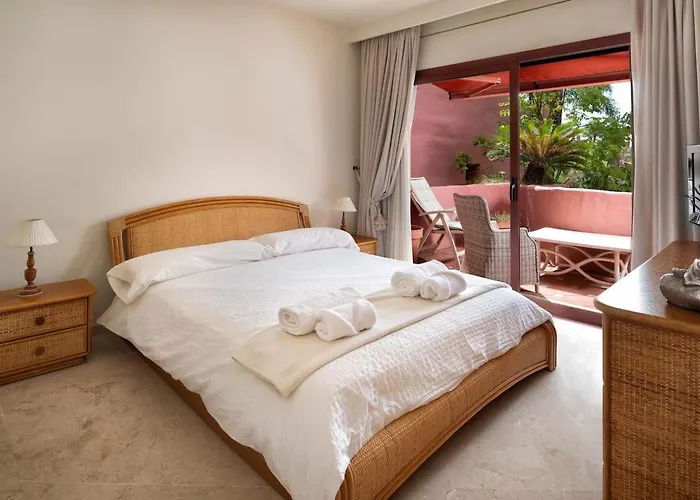 Apartment Beachfront Penthouse, Pool Gym