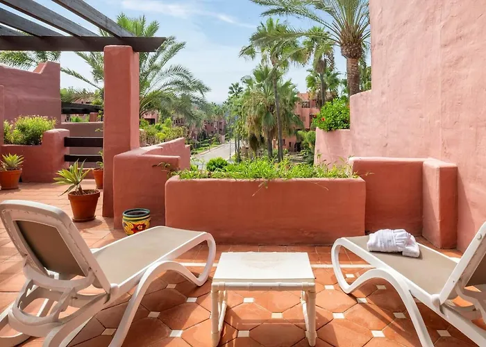 Beachfront Penthouse, Pool Gym * Estepona