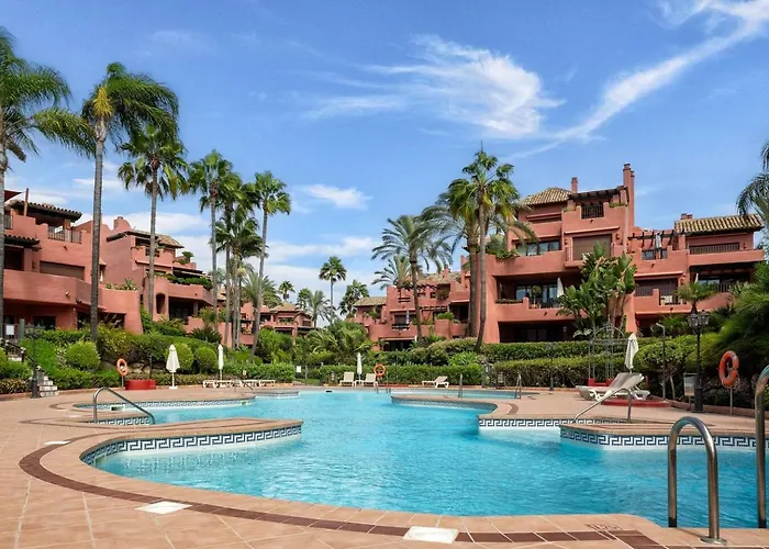 Apartment Beachfront Penthouse, Pool Gym Estepona