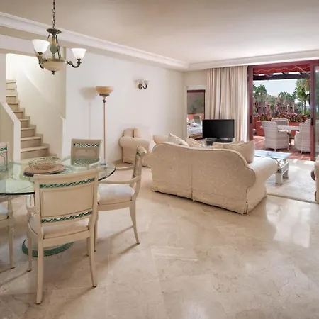 Beachfront Penthouse, Pool Gym