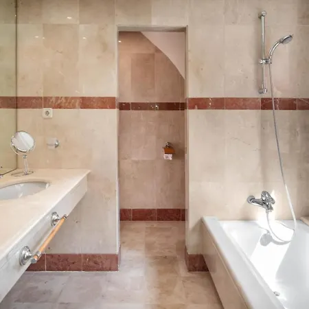 Апартаменты Beachfront Penthouse, Pool Gym Эстепона