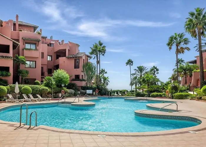 Beachfront Penthouse, Pool Gym *