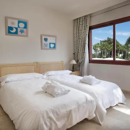 Beachfront Penthouse, Pool Gym